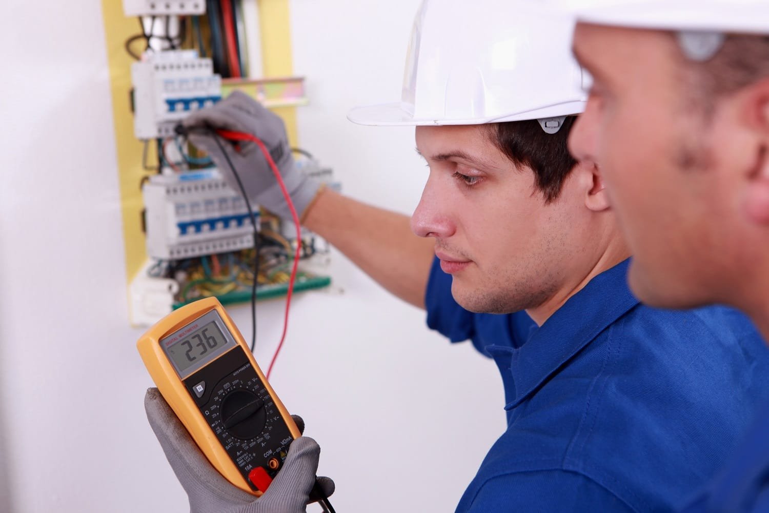 Investing in Training – Electrical Apprenticeships Surrey Buchanan & Curwen - Electrical Apprenticeship
